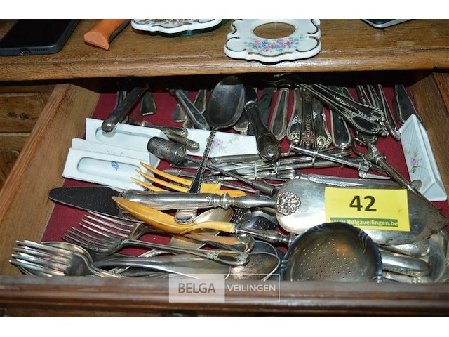 Inhoud lade zilverwerk - afbeelding 1 van  5