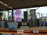 Inhoud legger div deco materialen - afbeelding 1 van  5