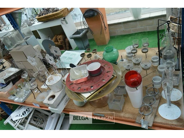 Inhoud legger div deco materialen - afbeelding 1 van  4