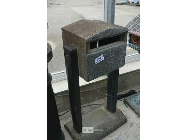 Inhoud legger div deco materialen - afbeelding 1 van  3