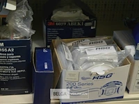 Inhoud legger partij div. filters en maskers - afbeelding 3 van  5