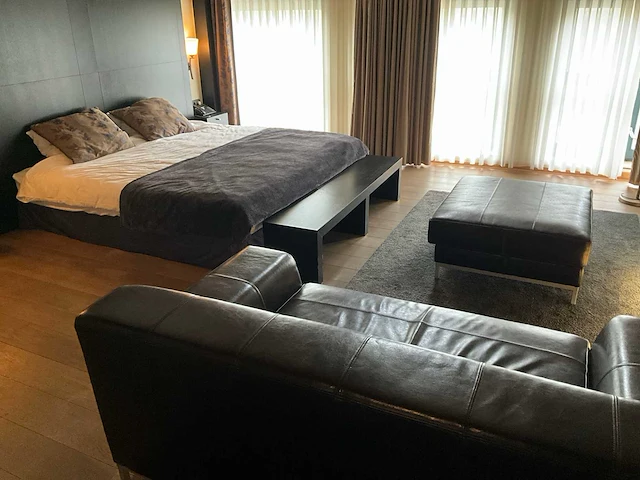 Inhoud luxe hotelkamer suite 309 - afbeelding 12 van  52