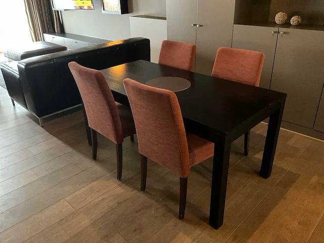 Inhoud luxe hotelkamer suite 309 - afbeelding 23 van  52