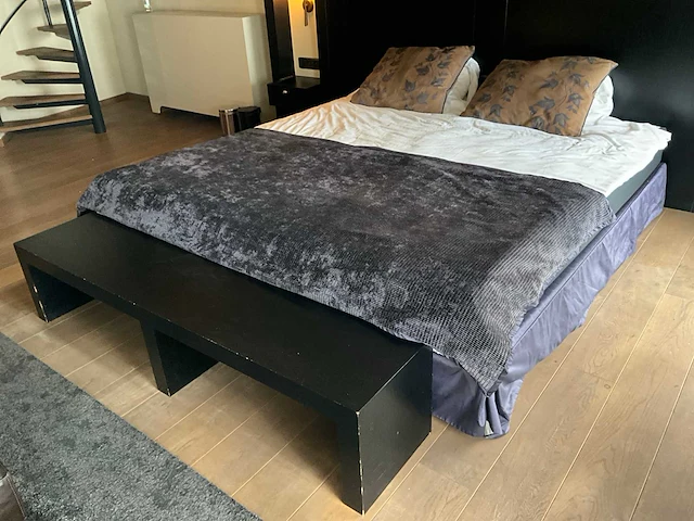 Inhoud luxe hotelkamer suite 309 - afbeelding 51 van  52