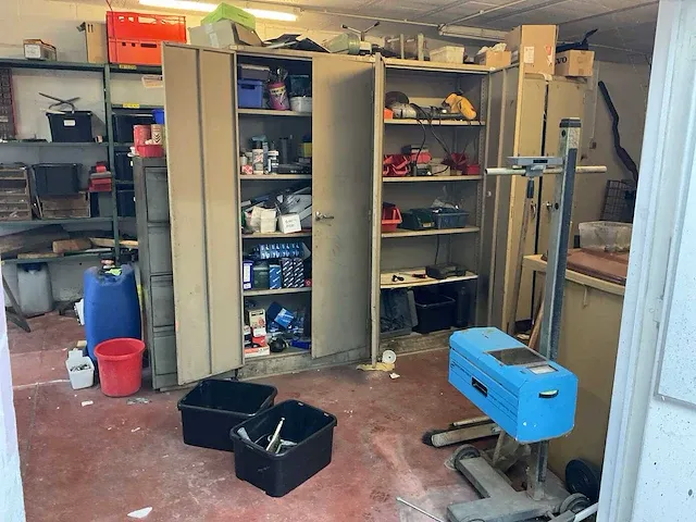 Inhoud magazijn garage - afbeelding 1 van  7