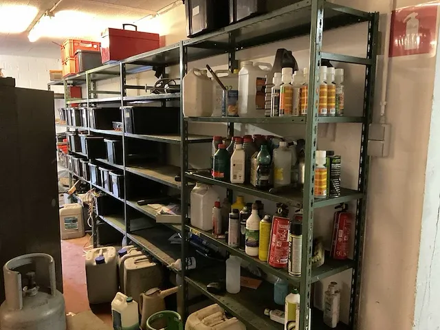 Inhoud magazijn garage - afbeelding 5 van  7