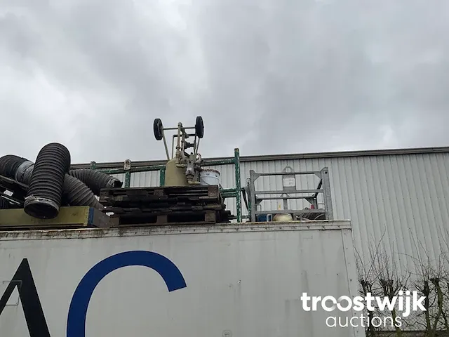 Inhoud op container - afbeelding 2 van  3
