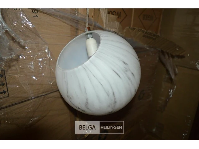 Inhoud pallet ±16x4st div. lampen - afbeelding 2 van  2