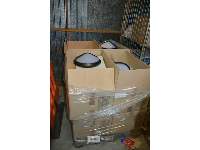 Inhoud pallet ±8x6st div lampen - afbeelding 1 van  5