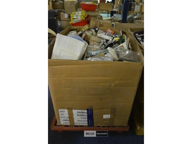 Inhoud pallet box - afbeelding 1 van  9
