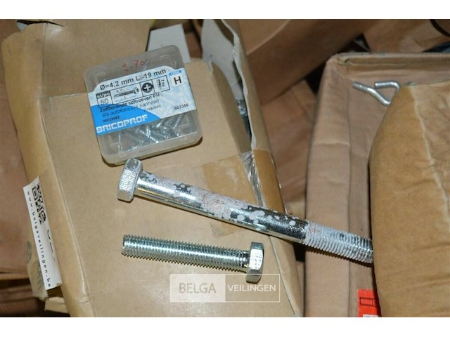 Inhoud pallet div bouten en scharnieren - afbeelding 3 van  3