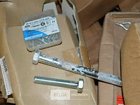 Inhoud pallet div bouten en scharnieren - afbeelding 3 van  3