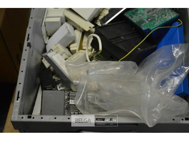 Inhoud pallet div electronika - afbeelding 4 van  5