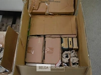 Inhoud pallet div retro deco materialen - afbeelding 2 van  7