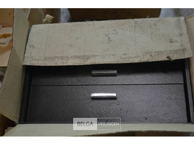 Inhoud pallet div retro deco materialen - afbeelding 5 van  7