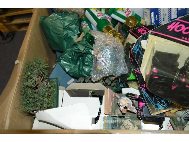 Inhoud pallet div retro materialen - afbeelding 2 van  6