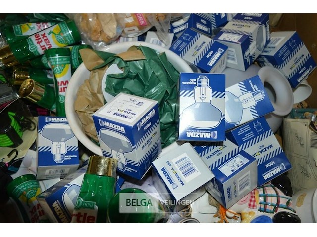 Inhoud pallet div retro materialen - afbeelding 5 van  6