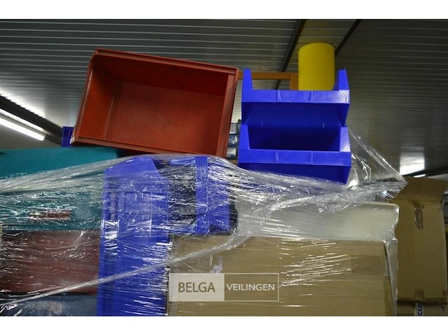 Inhoud pallet partij bakken en dozen - afbeelding 3 van  4
