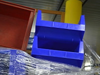 Inhoud pallet partij bakken en dozen - afbeelding 4 van  4