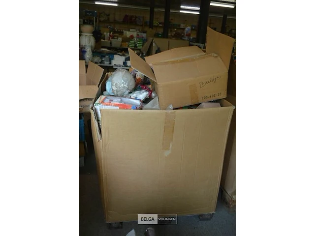 Inhoud pallet partij div deco - afbeelding 1 van  7