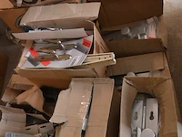 Inhoud pallet partij div deurklinken - afbeelding 1 van  5