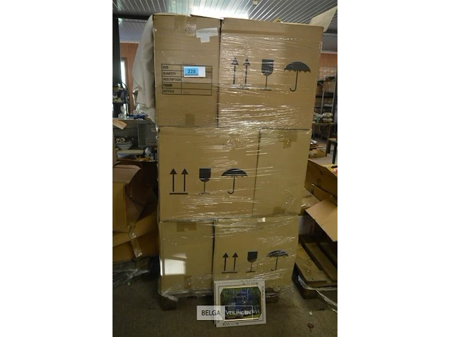 Inhoud pallet partij div fotokaders ±18 dozen - afbeelding 1 van  2