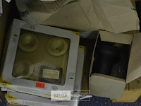 Inhoud pallet partij div lampenhouders en div materialen - afbeelding 2 van  7