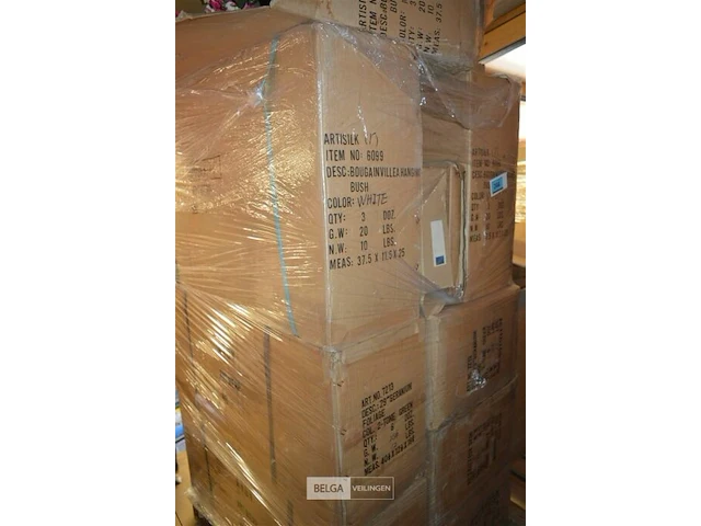 Inhoud pallet partij div plastic bloemen - afbeelding 2 van  4