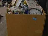 Inhoud pallet partij div retro deco en materialen - afbeelding 1 van  9