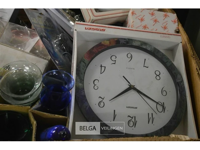 Inhoud pallet partij div retro deco en materialen - afbeelding 3 van  9