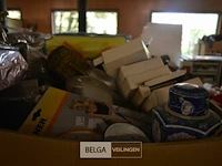 Inhoud pallet partij div retro deco en materialen - afbeelding 2 van  6