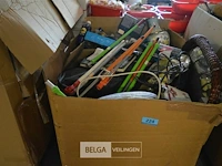 Inhoud pallet partij div retro deco en materialen - afbeelding 1 van  6