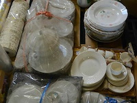 Inhoud pallet partij div servies - afbeelding 1 van  6