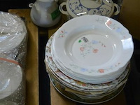 Inhoud pallet partij div servies - afbeelding 3 van  6