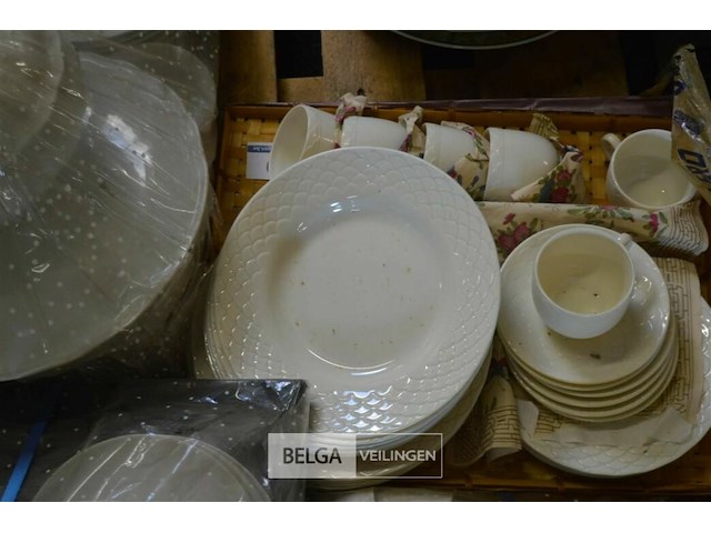 Inhoud pallet partij div servies - afbeelding 4 van  6