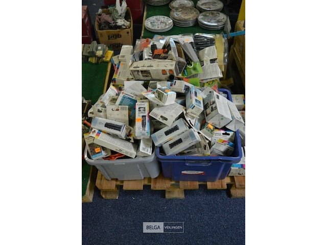 Inhoud pallet partij gardena materialen - afbeelding 1 van  5