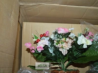 Inhoud pallet partij plastic bloemen in potjes - afbeelding 3 van  4