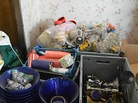 Inhoud pallet retro deco en kommen - afbeelding 1 van  5