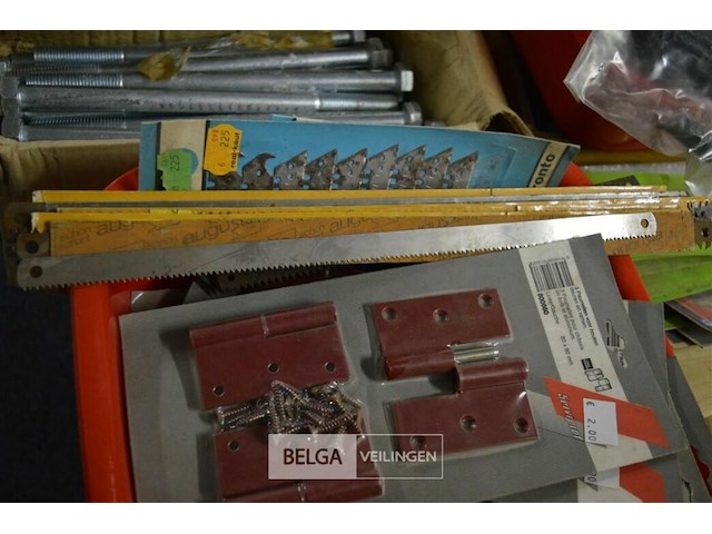 Inhoud pallet scharnieren, schroeven, zaagbladen en div - afbeelding 10 van  11