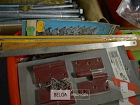 Inhoud pallet scharnieren, schroeven, zaagbladen en div - afbeelding 10 van  11