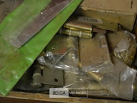 Inhoud pallet scharnieren, schroeven, zaagbladen en div - afbeelding 11 van  11