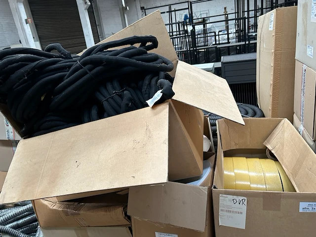 Inhoud pallet - afbeelding 1 van  4