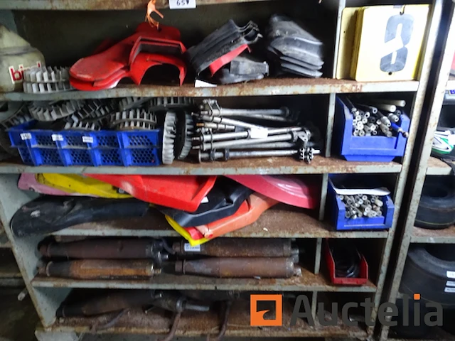 Inhoud plank: karting accessoires - afbeelding 6 van  14