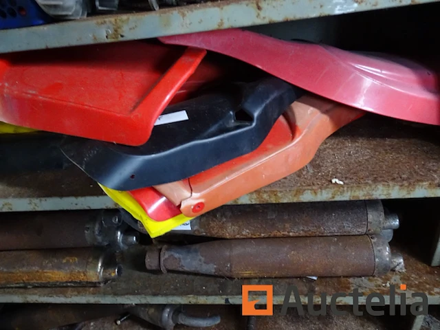 Inhoud plank: karting accessoires - afbeelding 14 van  14