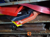 Inhoud plank: karting accessoires - afbeelding 14 van  14