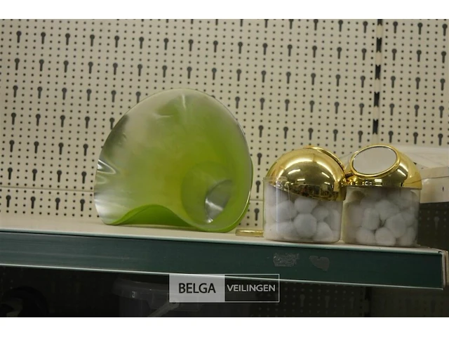 Inhoud rek div deco materialen - afbeelding 6 van  6
