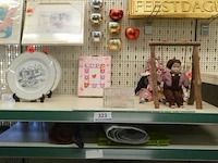 Inhoud rek div. deco materialen - afbeelding 1 van  4