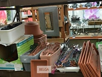 Inhoud rek div decomaterialen voor bloembakken - afbeelding 2 van  6