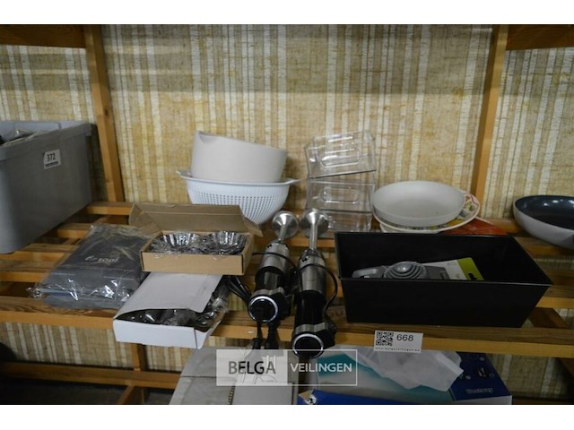 Inhoud rek div keukentoestellen en toebehoren - afbeelding 1 van  7