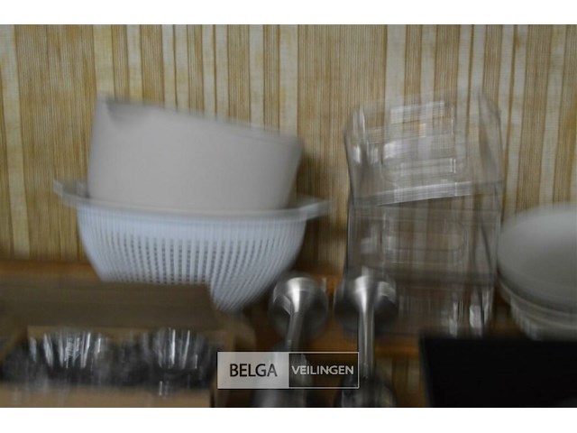 Inhoud rek div keukentoestellen en toebehoren - afbeelding 3 van  7